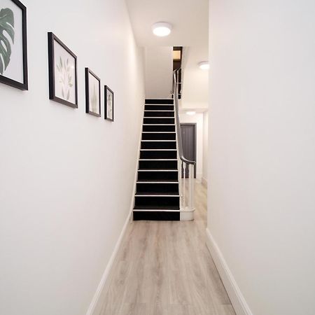 Fully Equipped Kitchen, Parking, City Centre Swansea Kültér fotó