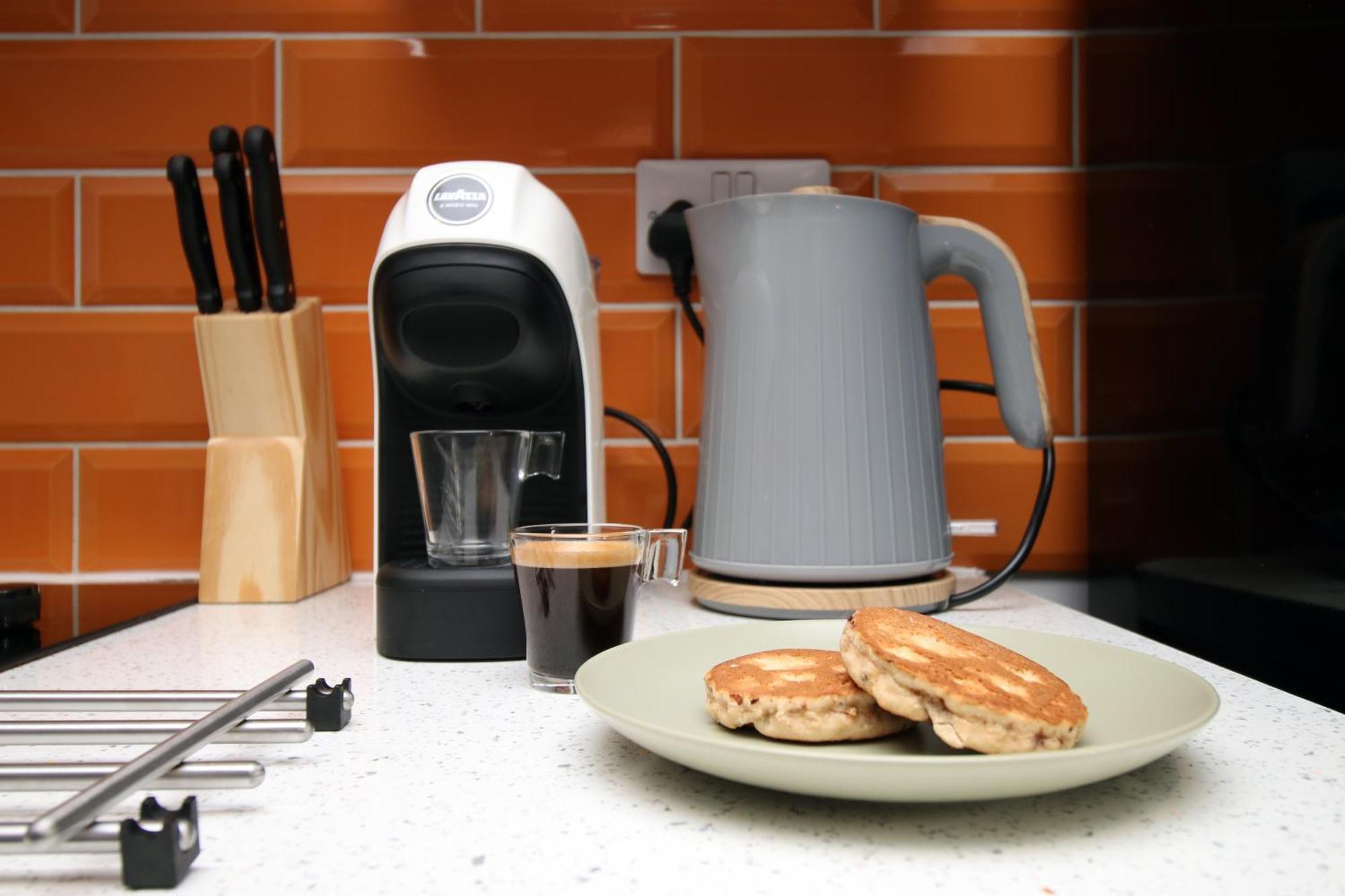 Fully Equipped Kitchen, Parking, City Centre Swansea Kültér fotó
