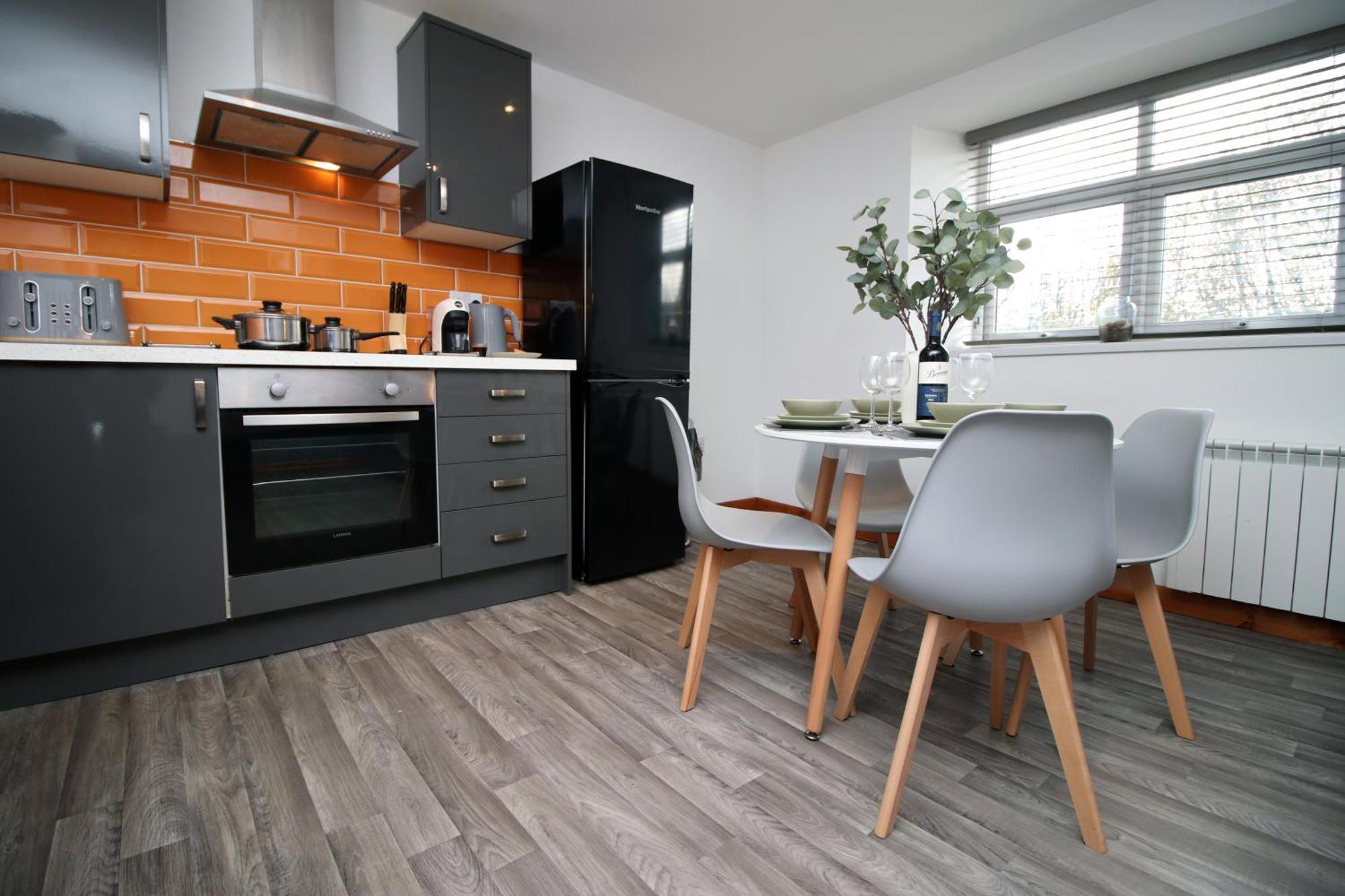 Fully Equipped Kitchen, Parking, City Centre Swansea Kültér fotó