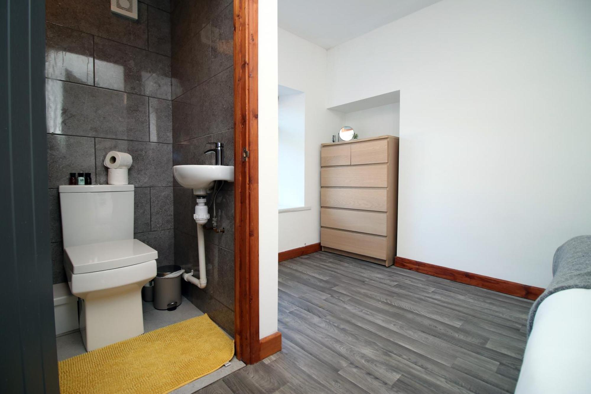 Fully Equipped Kitchen, Parking, City Centre Swansea Kültér fotó