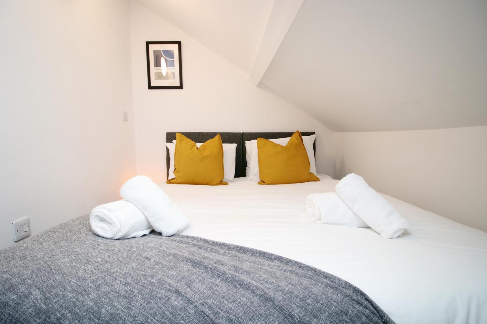Fully Equipped Kitchen, Parking, City Centre Swansea Kültér fotó