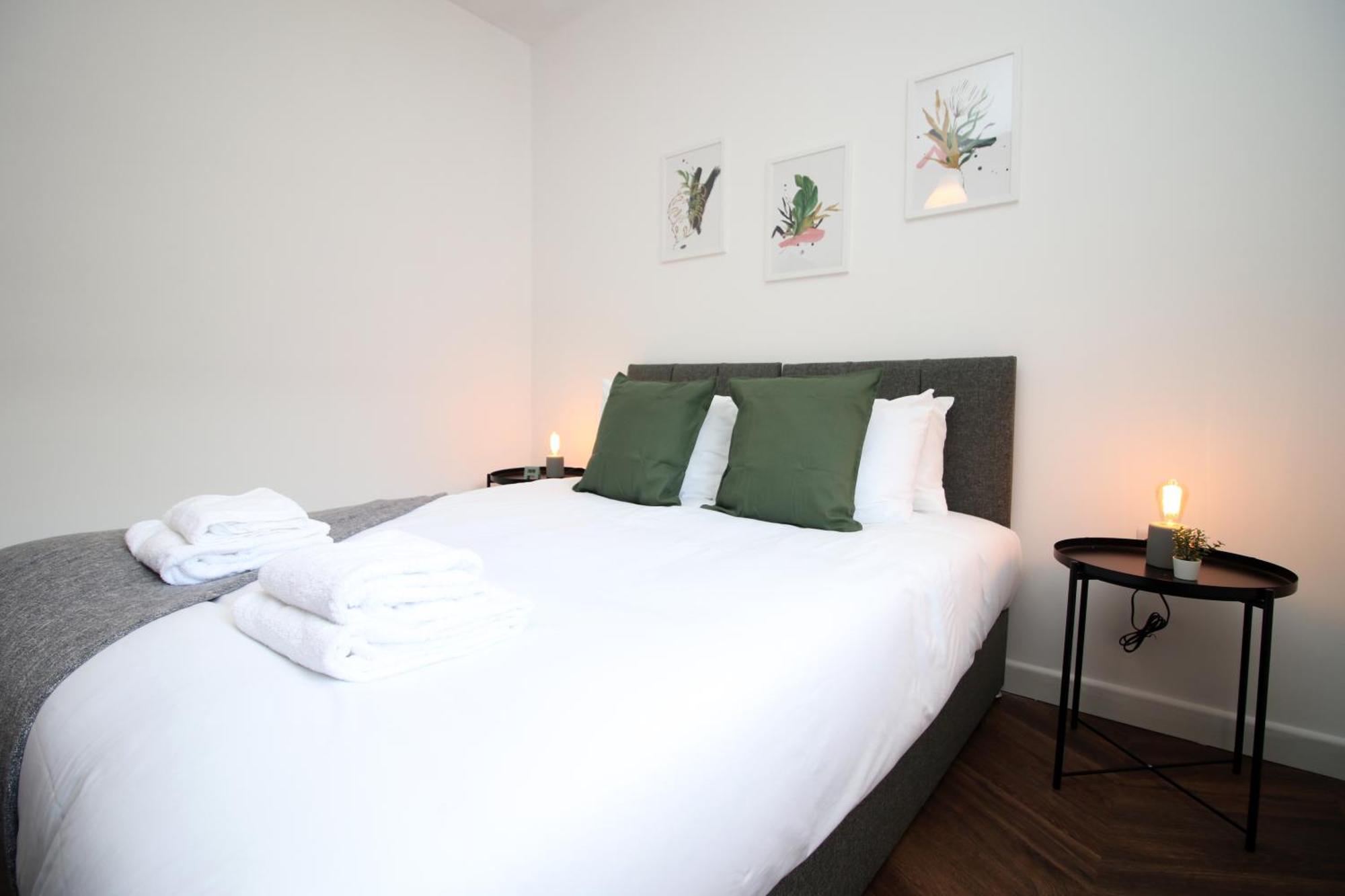 Fully Equipped Kitchen, Parking, City Centre Swansea Kültér fotó