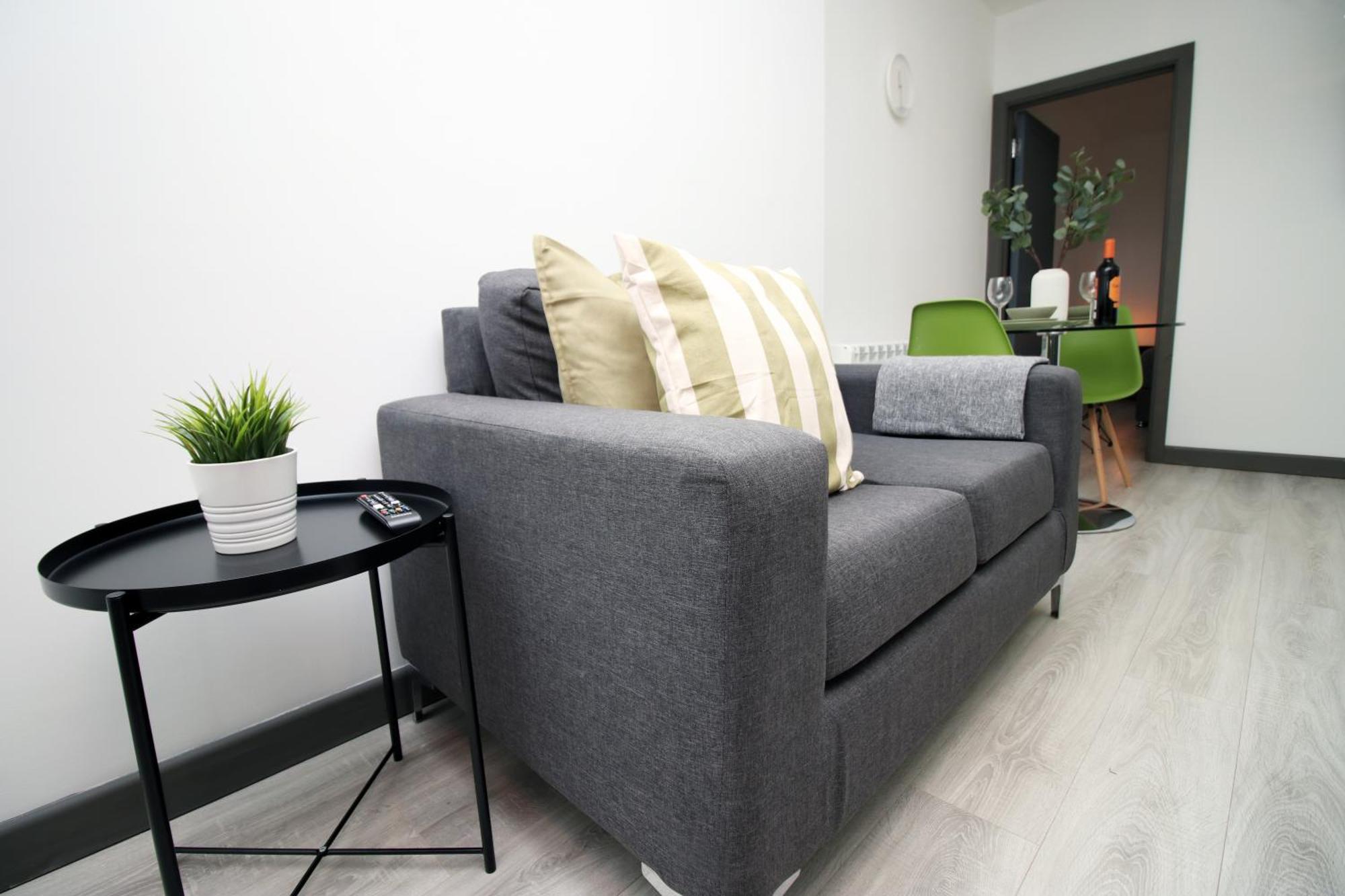 Fully Equipped Kitchen, Parking, City Centre Swansea Kültér fotó