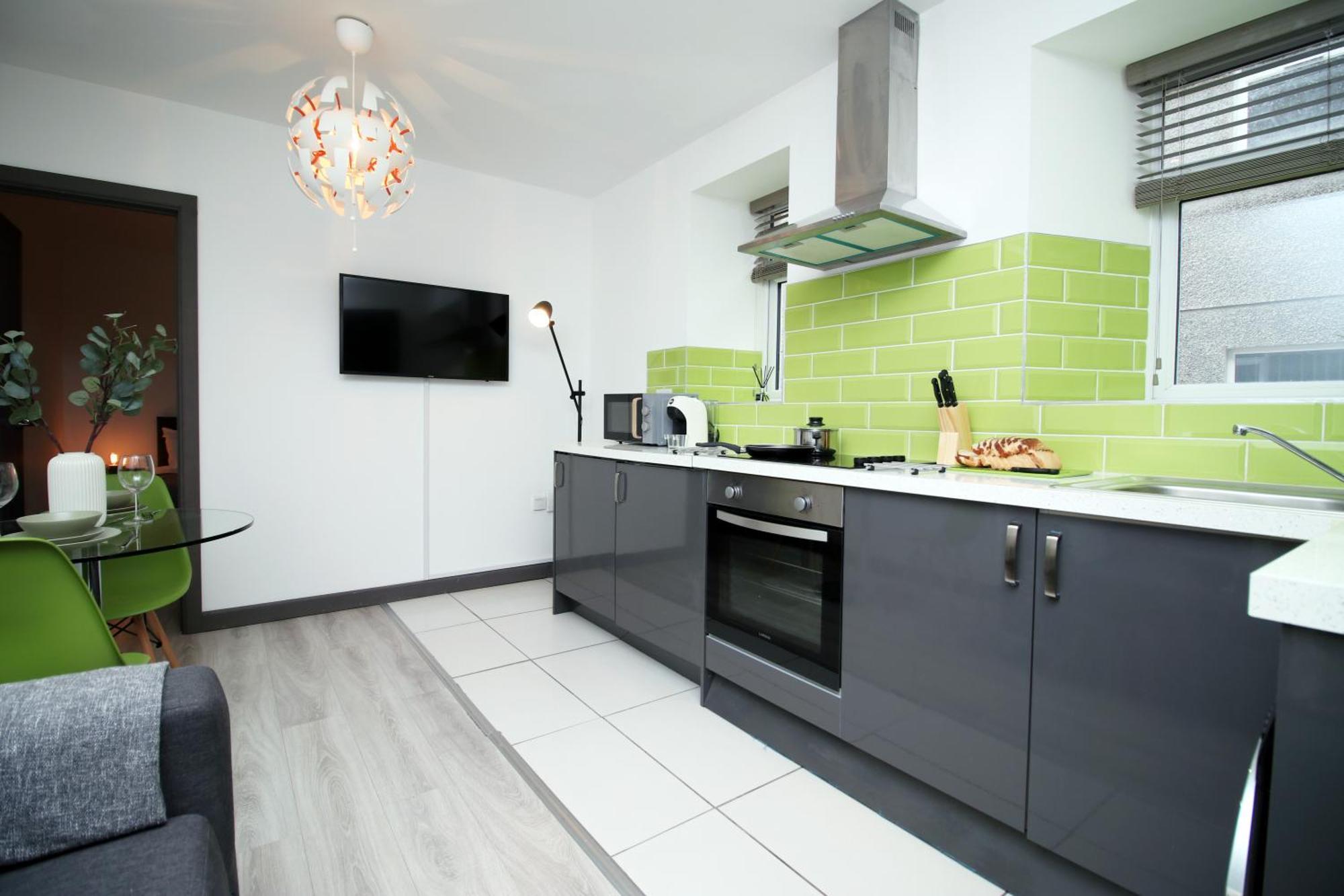 Fully Equipped Kitchen, Parking, City Centre Swansea Kültér fotó
