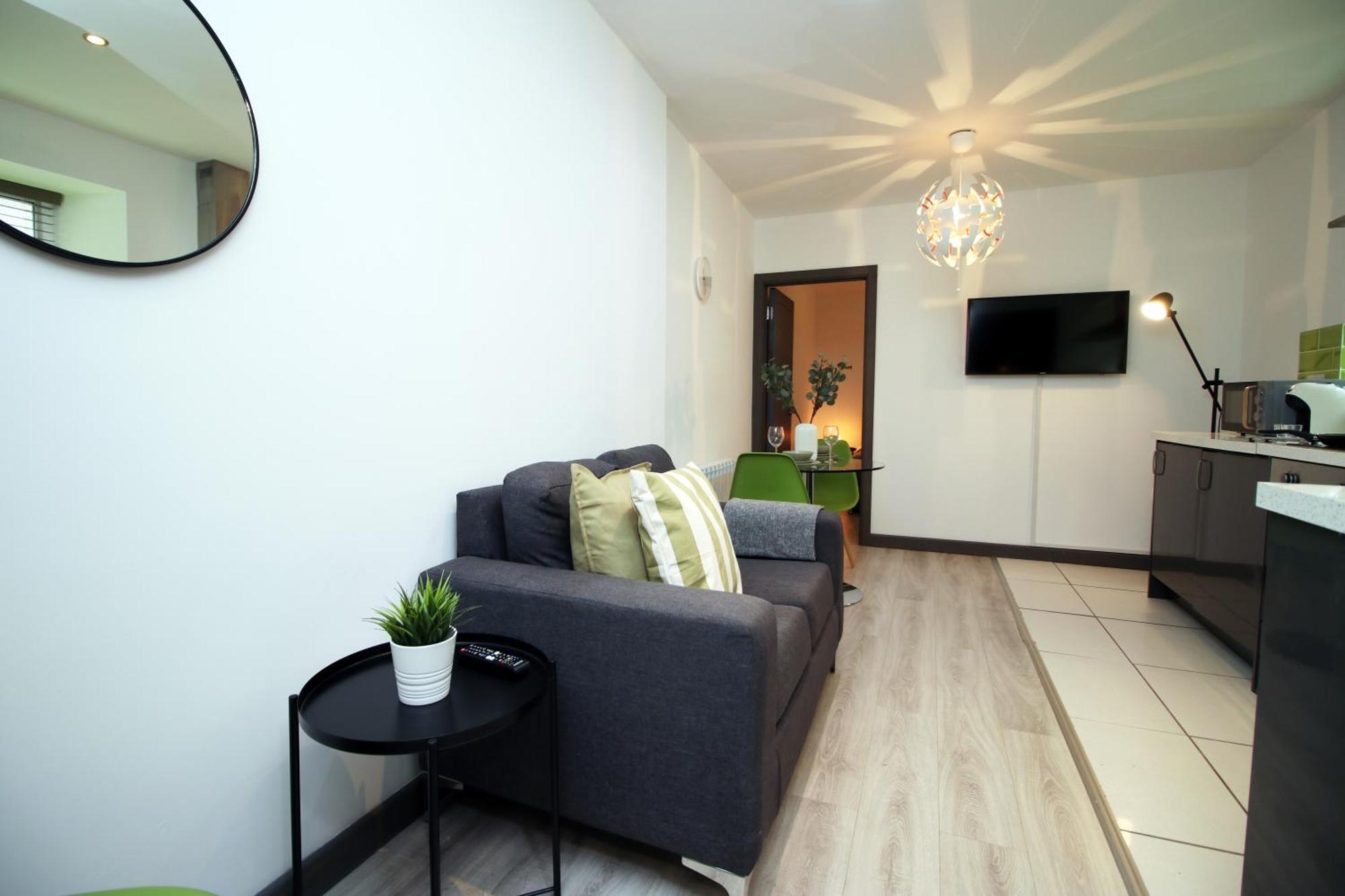 Fully Equipped Kitchen, Parking, City Centre Swansea Kültér fotó