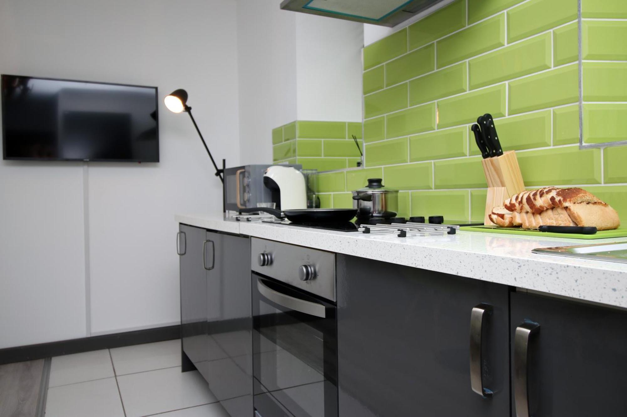 Fully Equipped Kitchen, Parking, City Centre Swansea Kültér fotó
