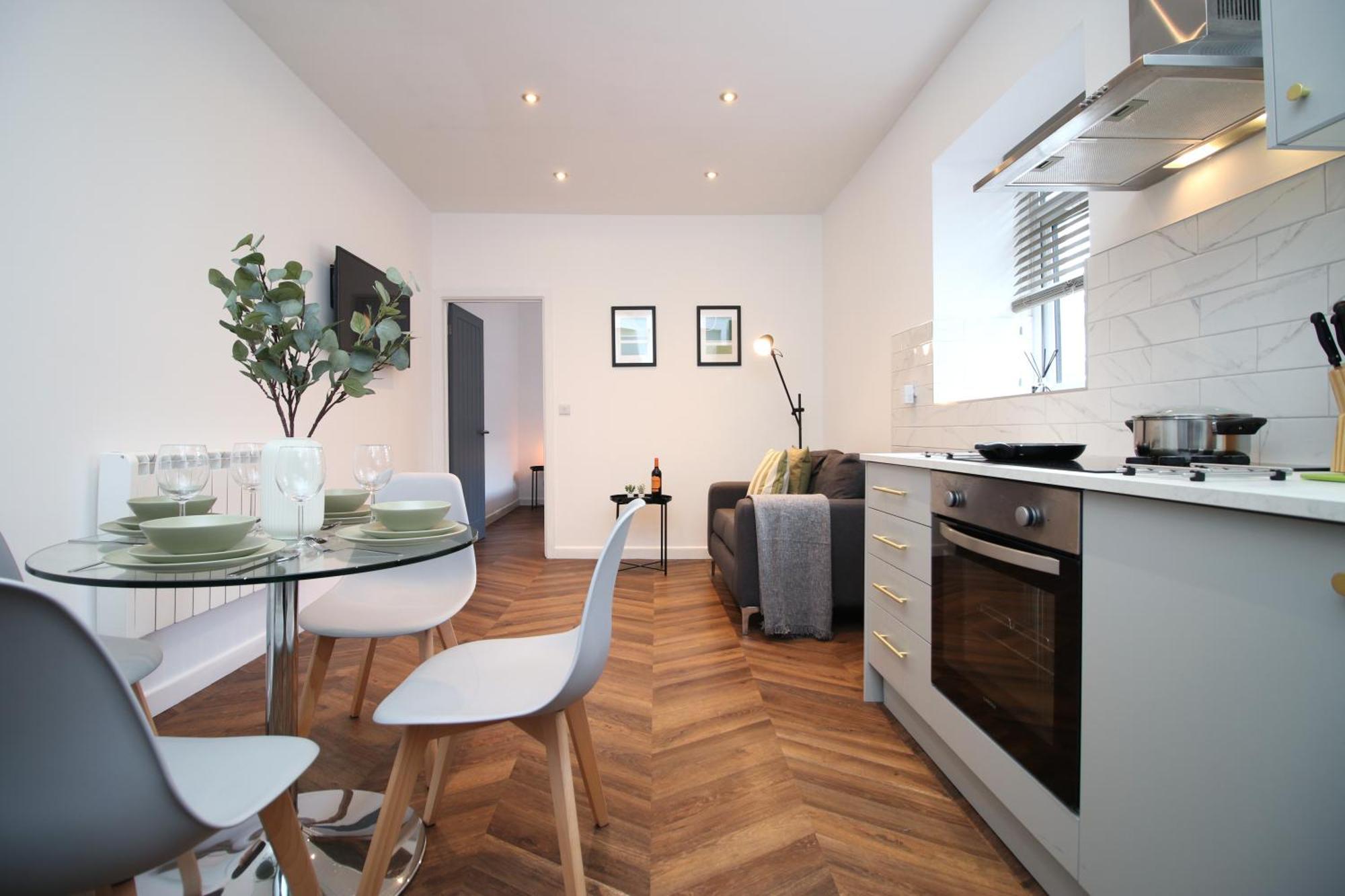 Fully Equipped Kitchen, Parking, City Centre Swansea Kültér fotó