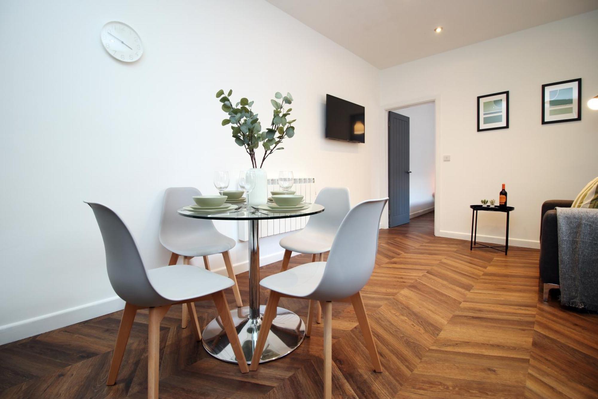 Fully Equipped Kitchen, Parking, City Centre Swansea Kültér fotó