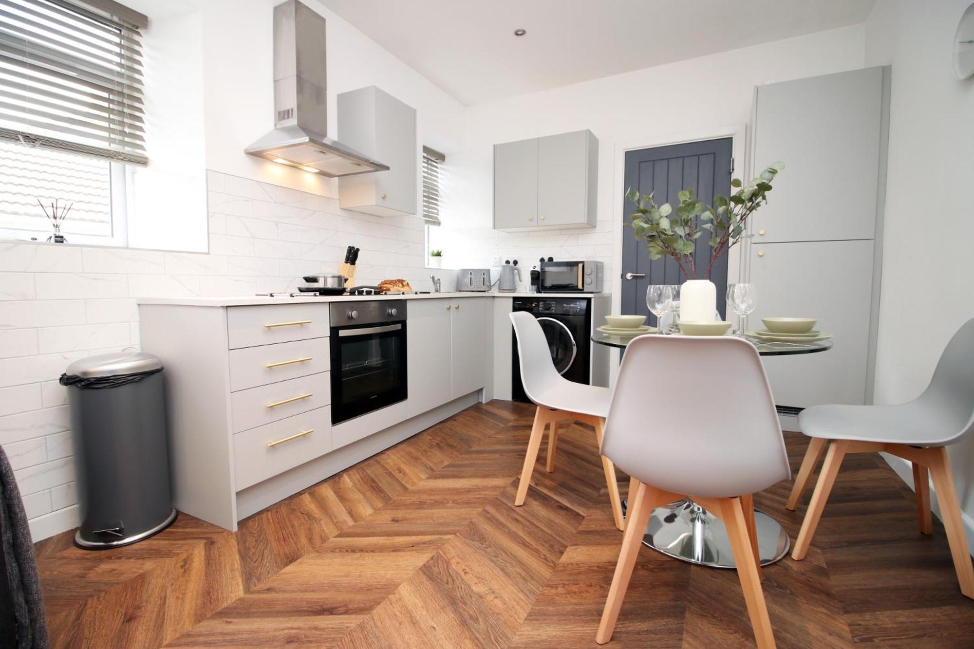 Fully Equipped Kitchen, Parking, City Centre Swansea Kültér fotó