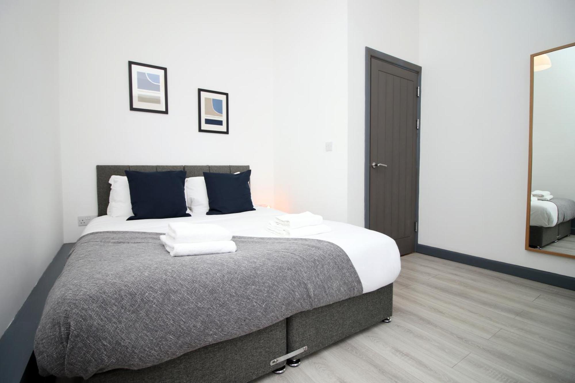 Fully Equipped Kitchen, Parking, City Centre Swansea Kültér fotó