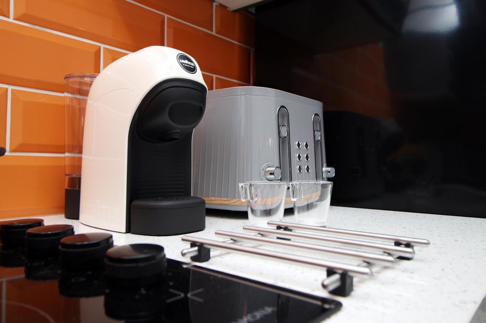 Fully Equipped Kitchen, Parking, City Centre Swansea Kültér fotó