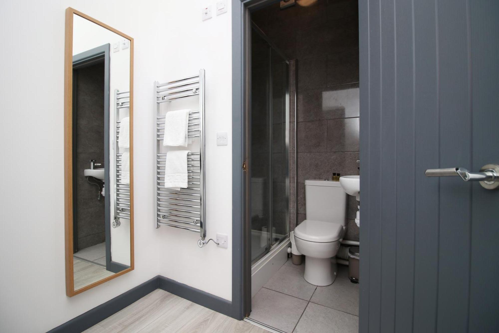 Fully Equipped Kitchen, Parking, City Centre Swansea Kültér fotó